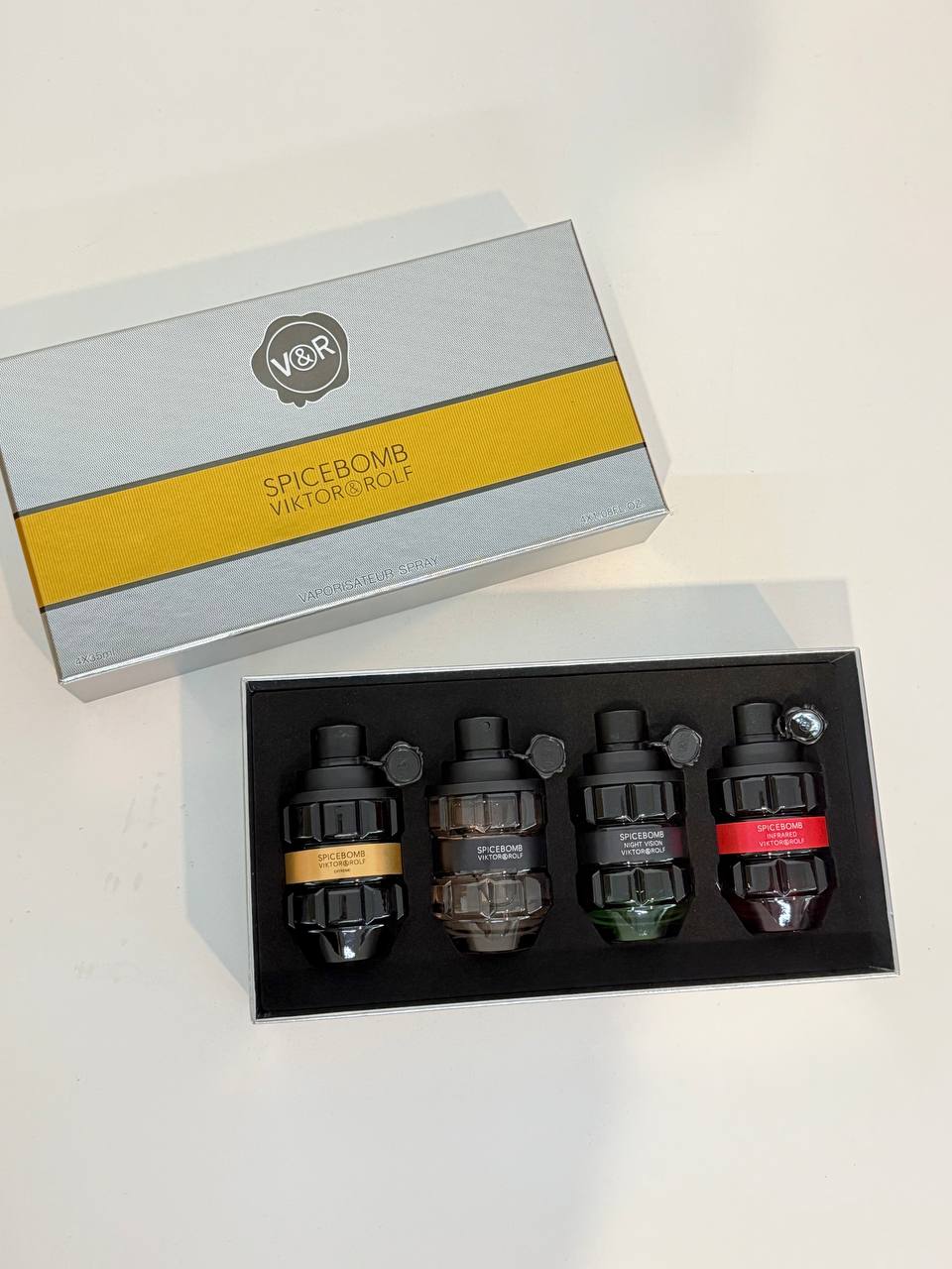 VIKTOR & ROLF SPICEBOMB 4IN1 SET (4X30ML)
